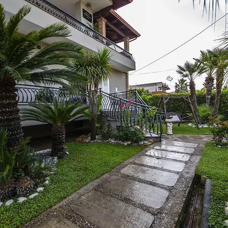 Maison Aphrodite 4*